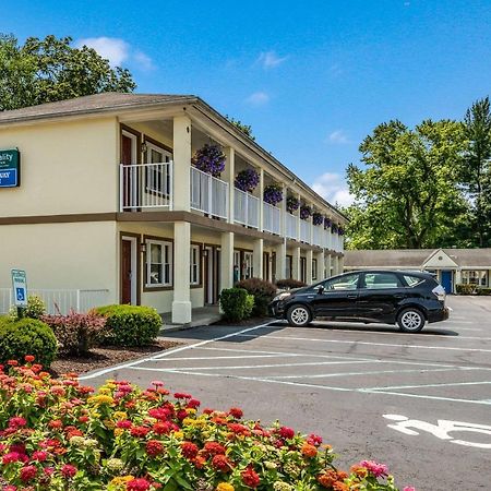 Rodeway Inn Poughkeepsie Bagian luar foto