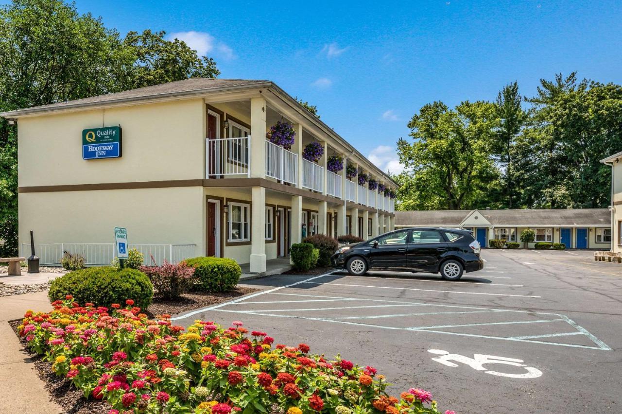 Rodeway Inn Poughkeepsie Bagian luar foto